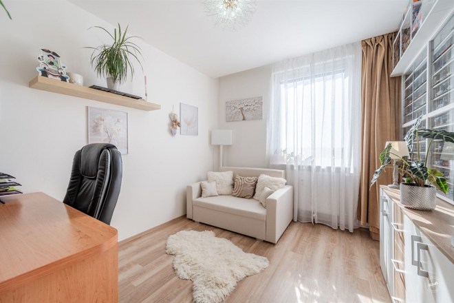 Prodej bytu 4+1 s lodžií, Kamýk, Praha 12